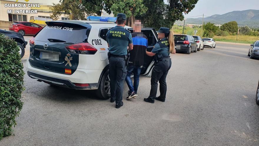 Detenen a Albaida un motorista per tràfic de drogues i ser buscat per un atropellament