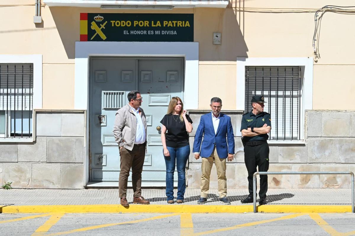 La Delegada de Gobierno en el cuartel de Dolores tras el asesinato