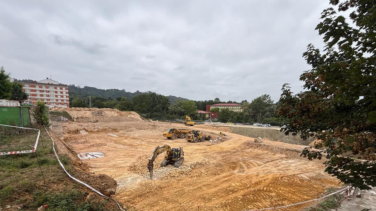 La excavación para el parque y el parking de La Reconquista.