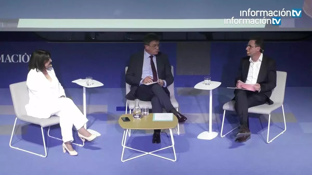 Debate de guante blanco entre los aspirantes a dirigir la UA