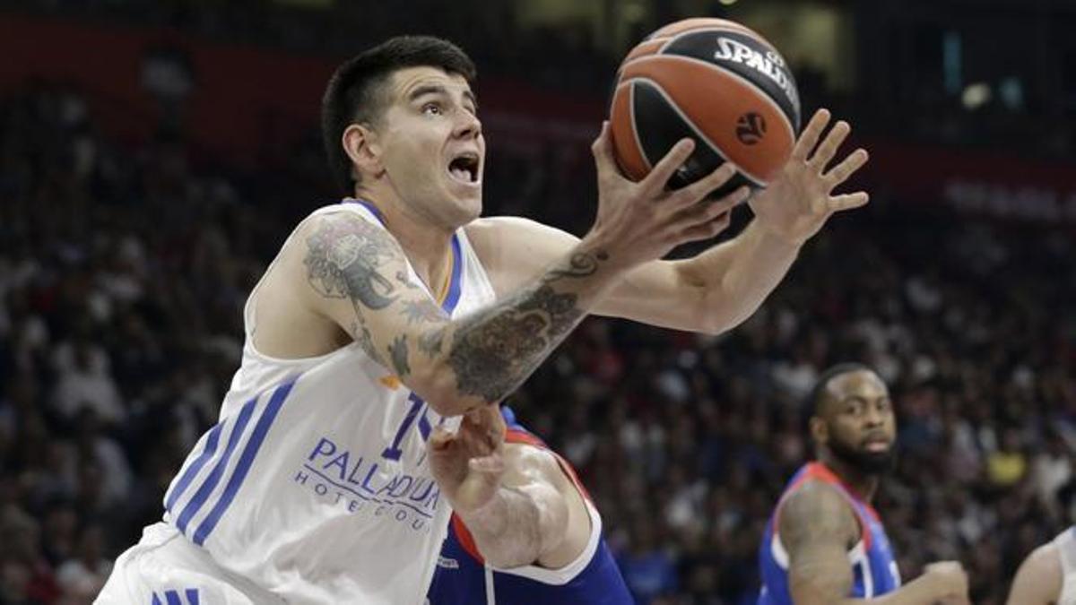 Gaby Deck, jugador del Real Madrid, durante el partido contra el Anadolu Efes.