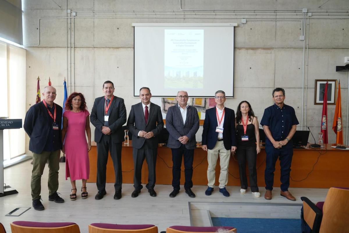 La Facultad de Economía y Empresa de la UMU acogió el simposio.
