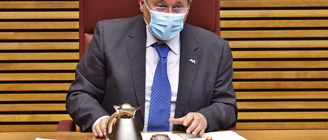 El director de la Agencia Antifraude, Joan Llinares, en su última comparecencia en las Corts. | LEVANTE-EMV