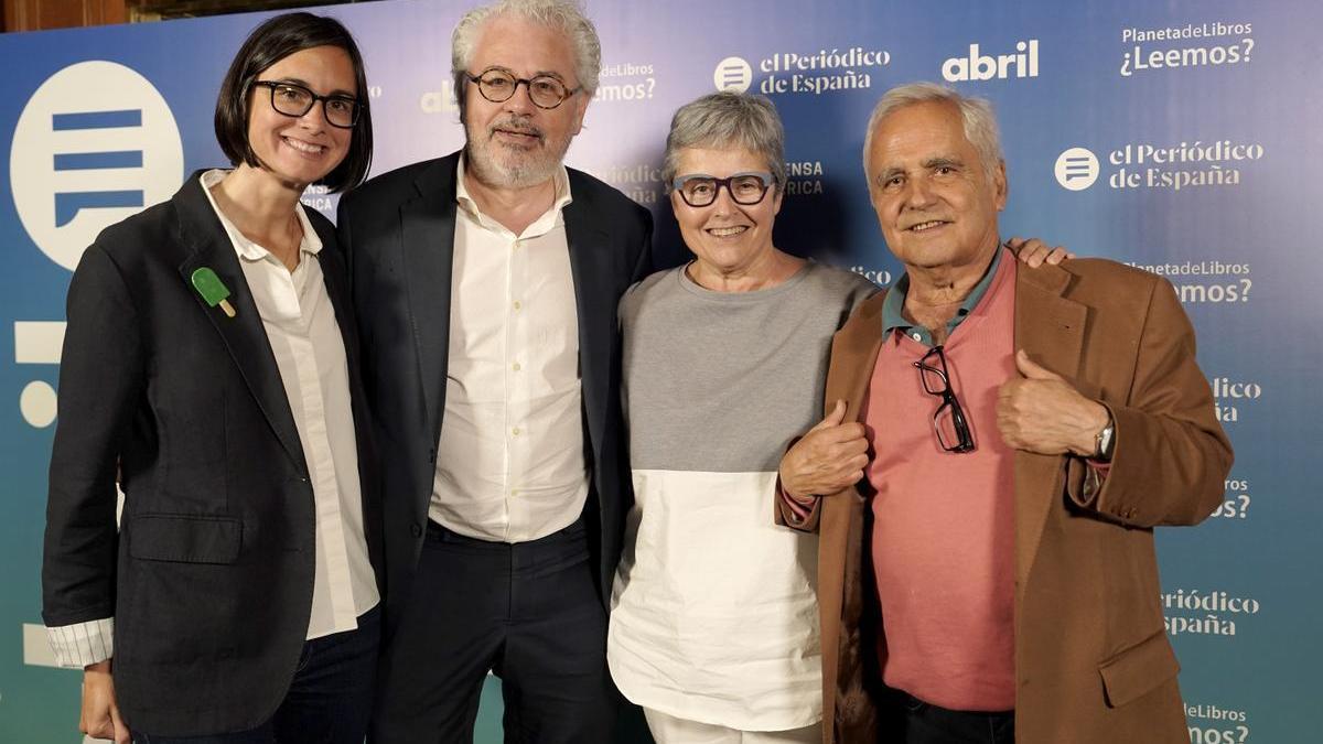 Inés Martín Rodrigo, escritora y periodista; Alex Sàlmon, director de Abril; Eva Orúe, directora de la Feria del Libro de Madrid, y Juan Cruz, periodista.