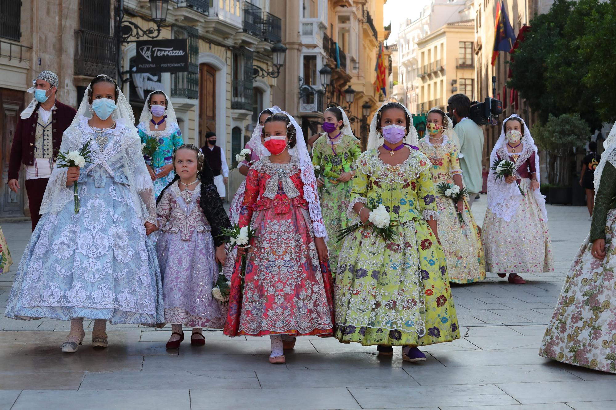 Búscate en la ofrenda por la calle caballeros de las 17:00 a las 18:00