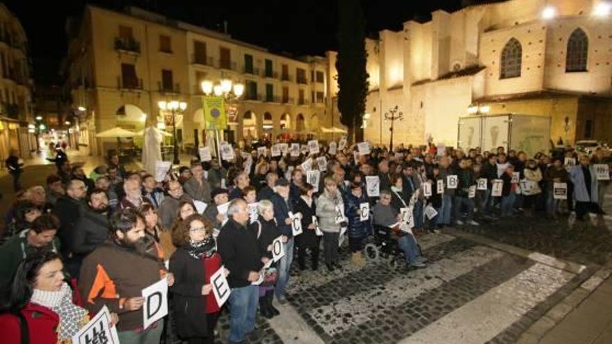 Unas 250 personas piden en Gandia un referéndum pactado en Cataluña