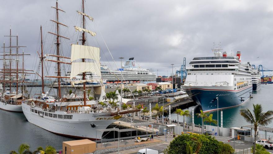 La sexta ola del coronavirus altera la temporada de cruceros en Canarias