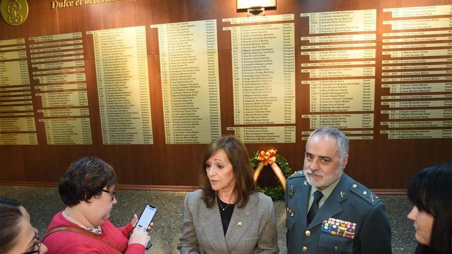 La Guardia Civil de Zaragoza homenajea a sus víctimas con un memorial