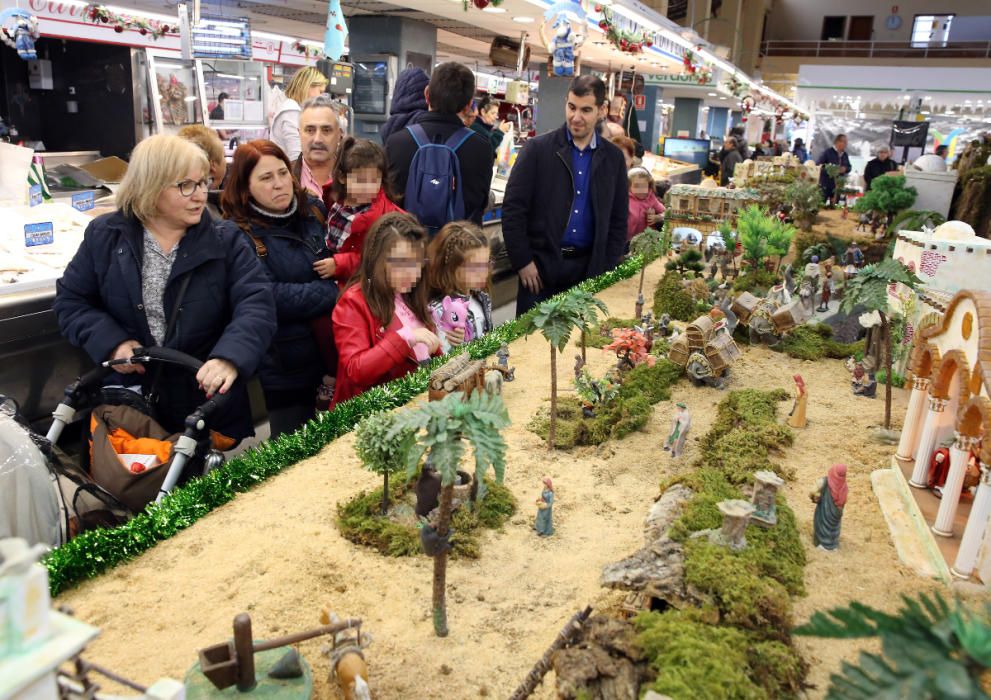 Inauguración del Belén del Mercado de Teis