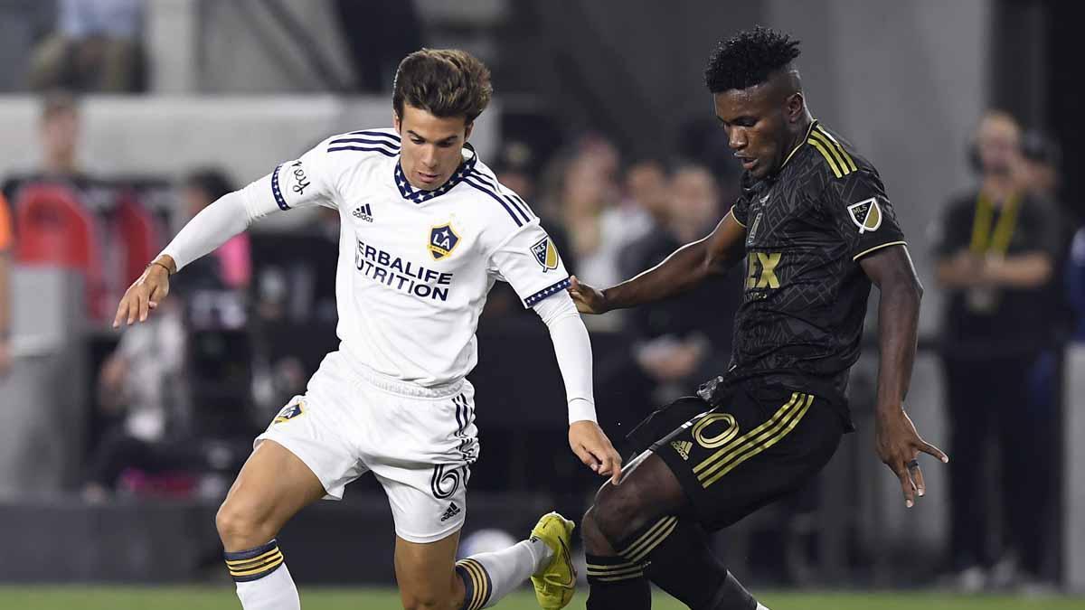 Riqui Puig, en un partido con la camiseta del Los Angeles Galaxy