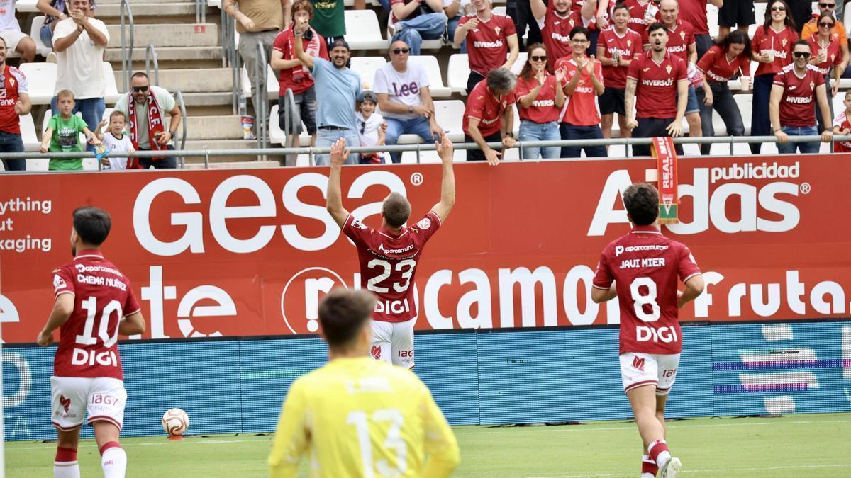 Las mejores fotos del partido entre el Real Murcia y el Nástic de Tarragona