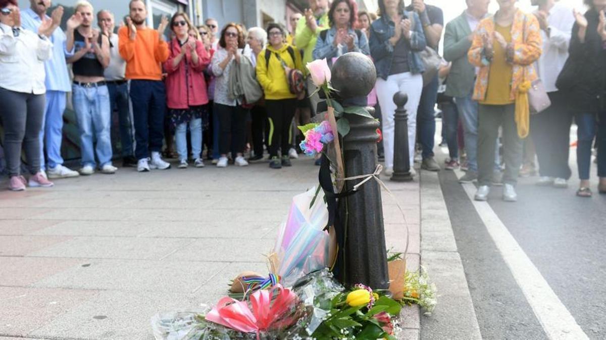 Homenaje a Samuel, en el tercer aniversario de su asesinato, en la avenida de Buenos Aires, donde recibió la paliza mortal.