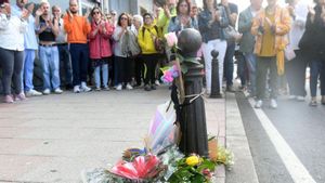 Homenaje a Samuel, en el tercer aniversario de su asesinato, en la avenida de Buenos Aires, donde recibió la paliza mortal.