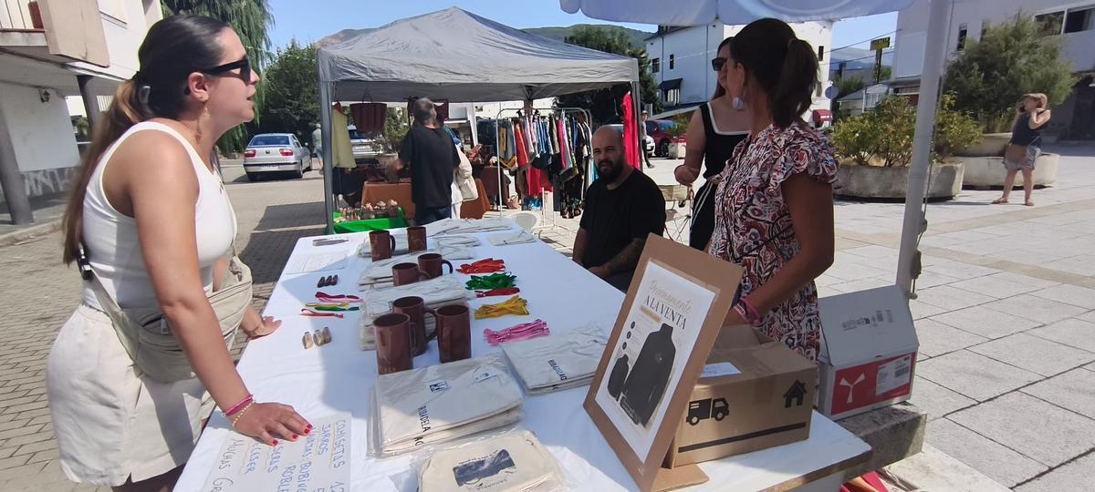 GALERÍA | La Feria de Artesanía de Ribadelago, en imágenes GALERÍA | La Feria de Artesanía de Ribadelago, en imágenes