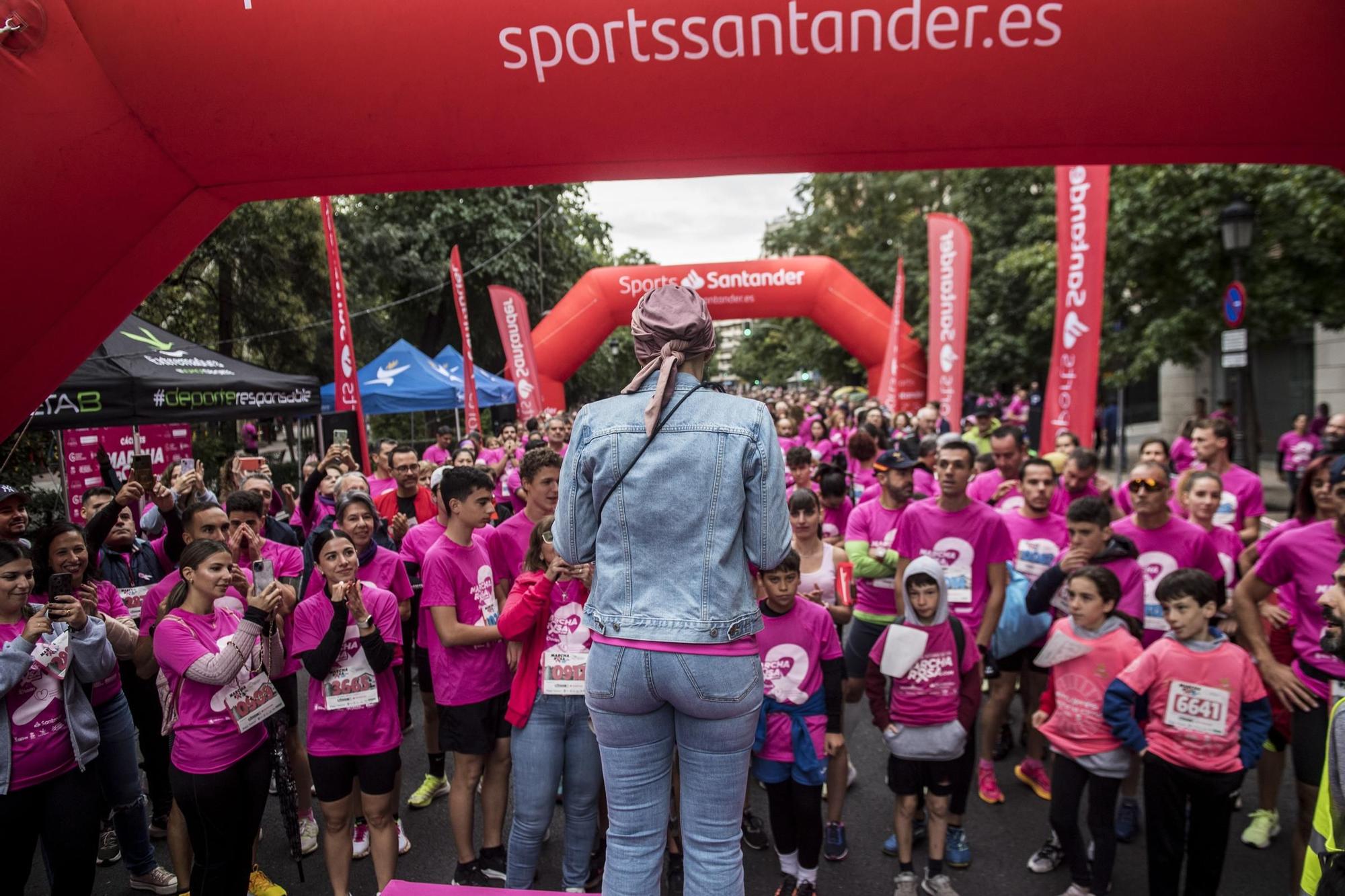 GALERÍA | Así fue la Marcha Rosa contra el cáncer en Cáceres