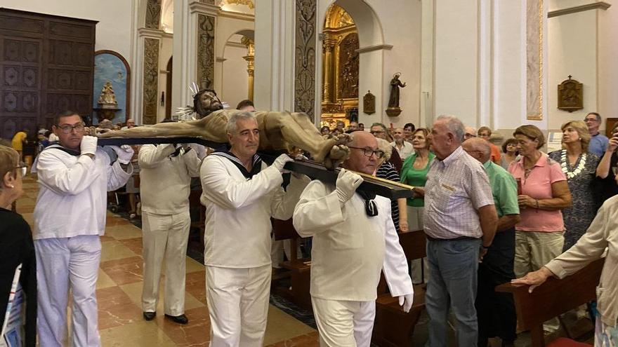 Benicarló se reencuentra con su Cristo del Mar tras ser restaurado