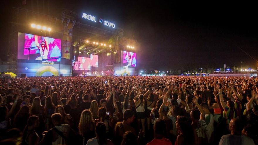 La banda colombiana &quot;Morat&quot;, durante el concierto de la jornada de clausura del Arenal Sound Festival.