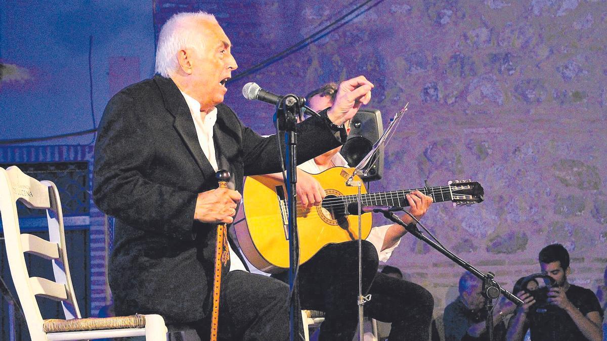 El cantaor Curro Lucena, gran intérprete del fandango de Lucena, durante una actuación este año.
