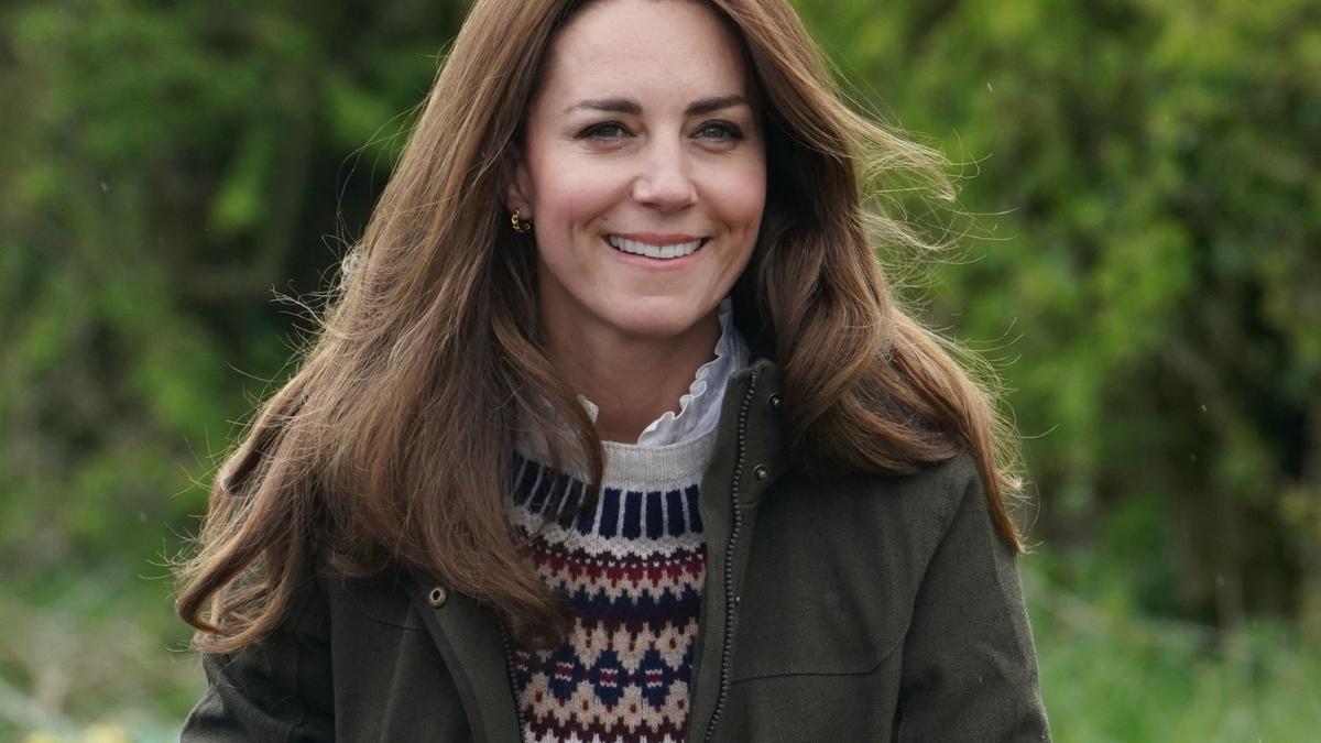 La ‘parka’ encerada de Mango que han llevado desde Kate Middleton a Olivia Palermo