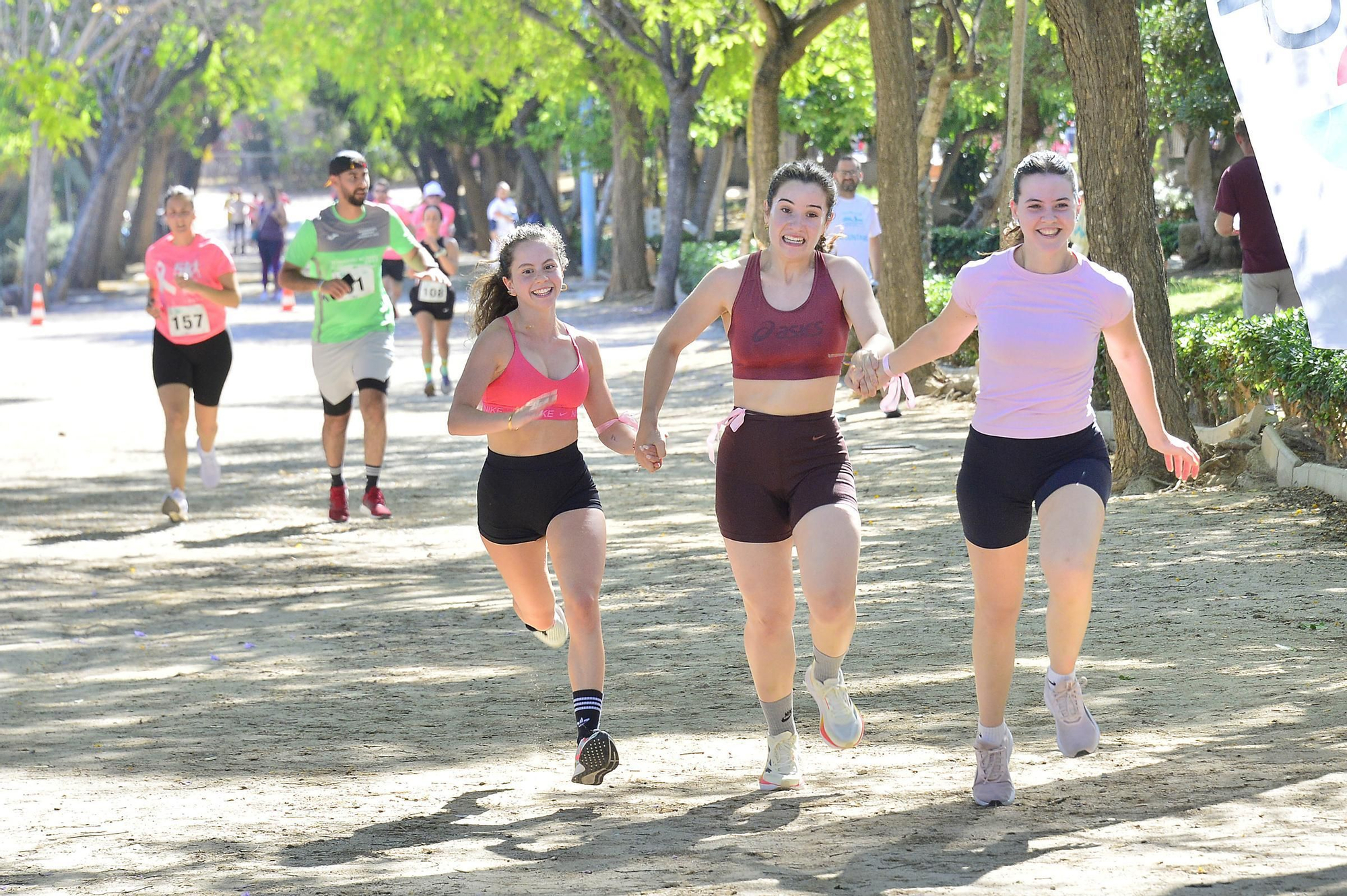 Carrera solidaria organizada por  QUIRÓNSALUD en beneficio de la asociación AFECÁNCER