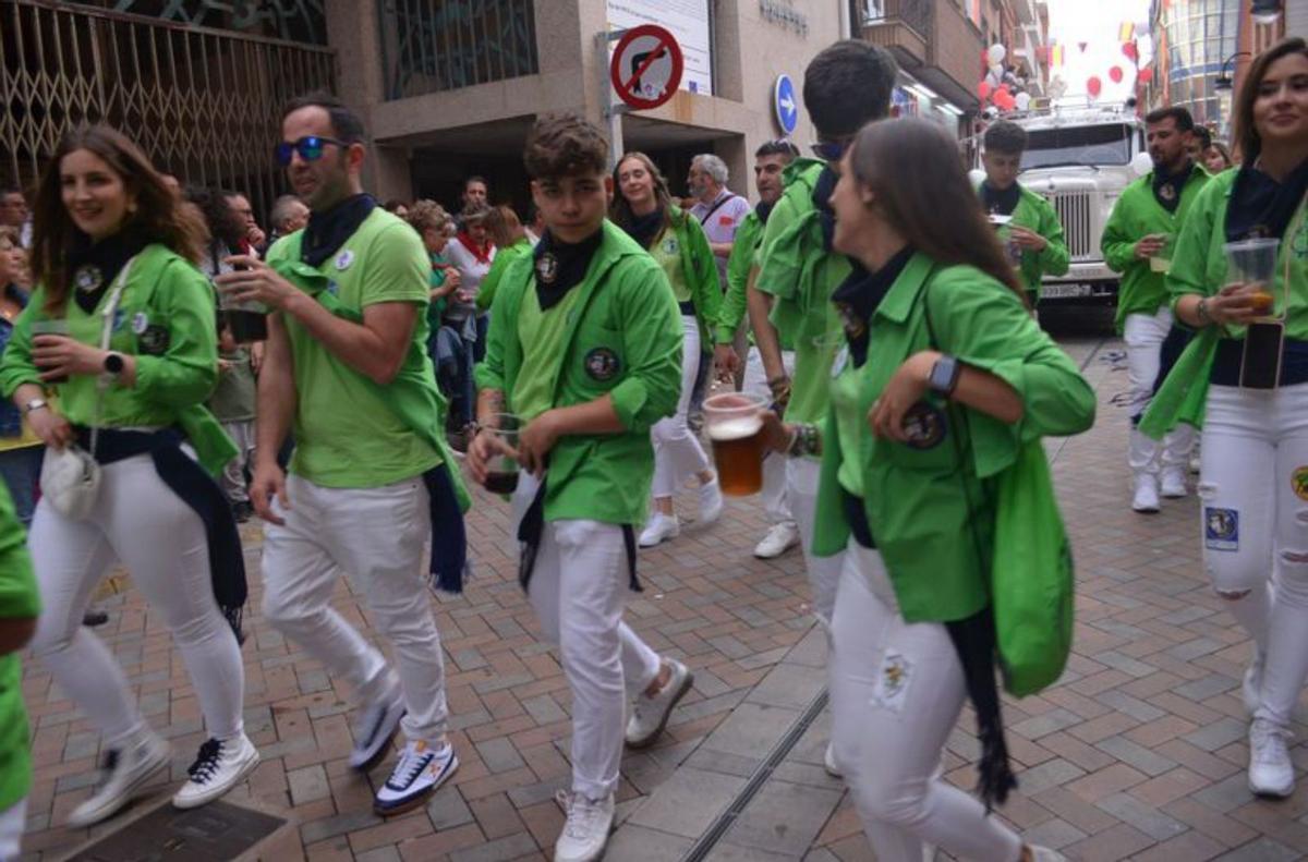 Animado pasacalles de La Argolla. | E. P.