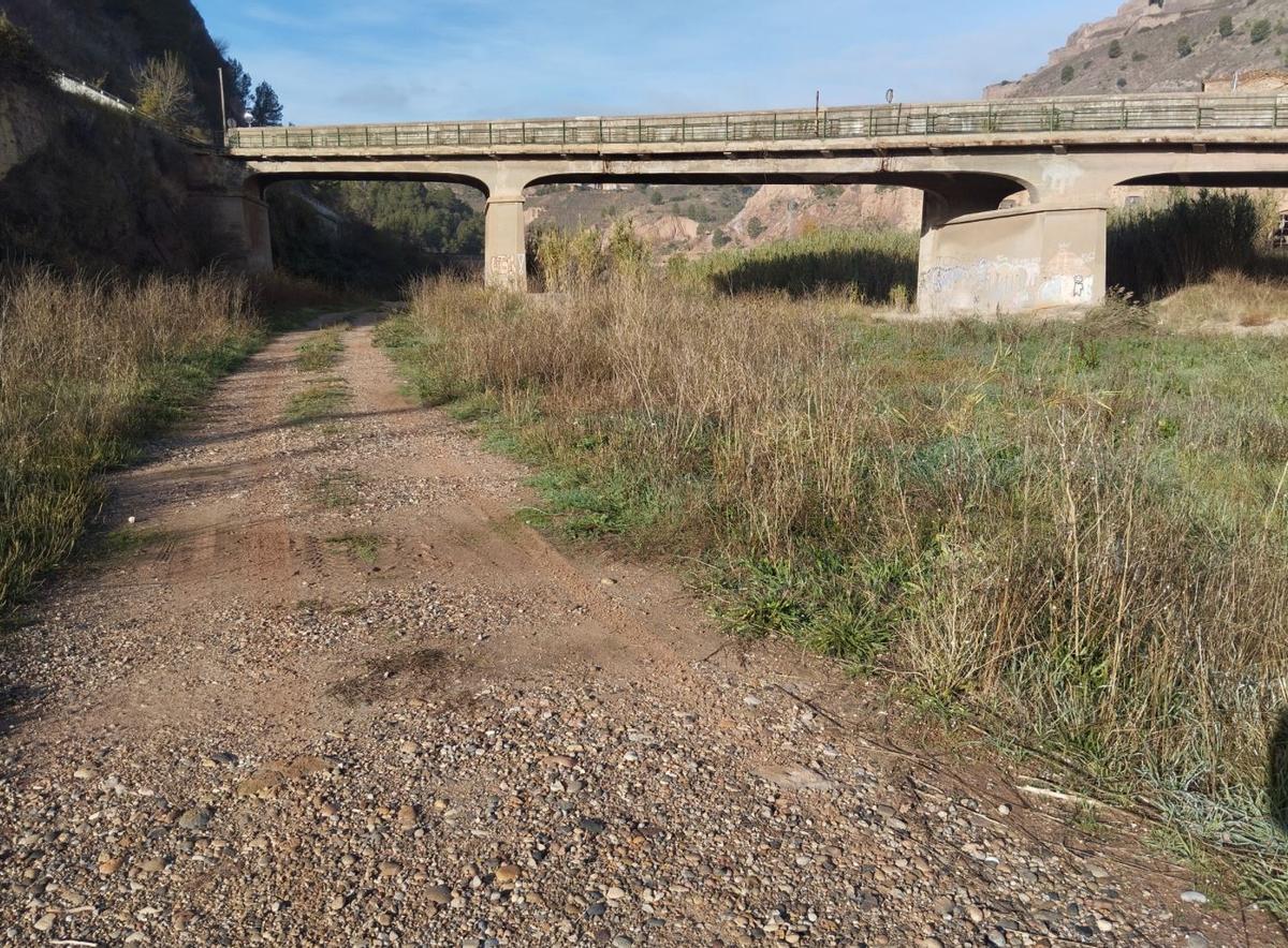 L'antiga llera per sota del pont de Santa Bàrbara