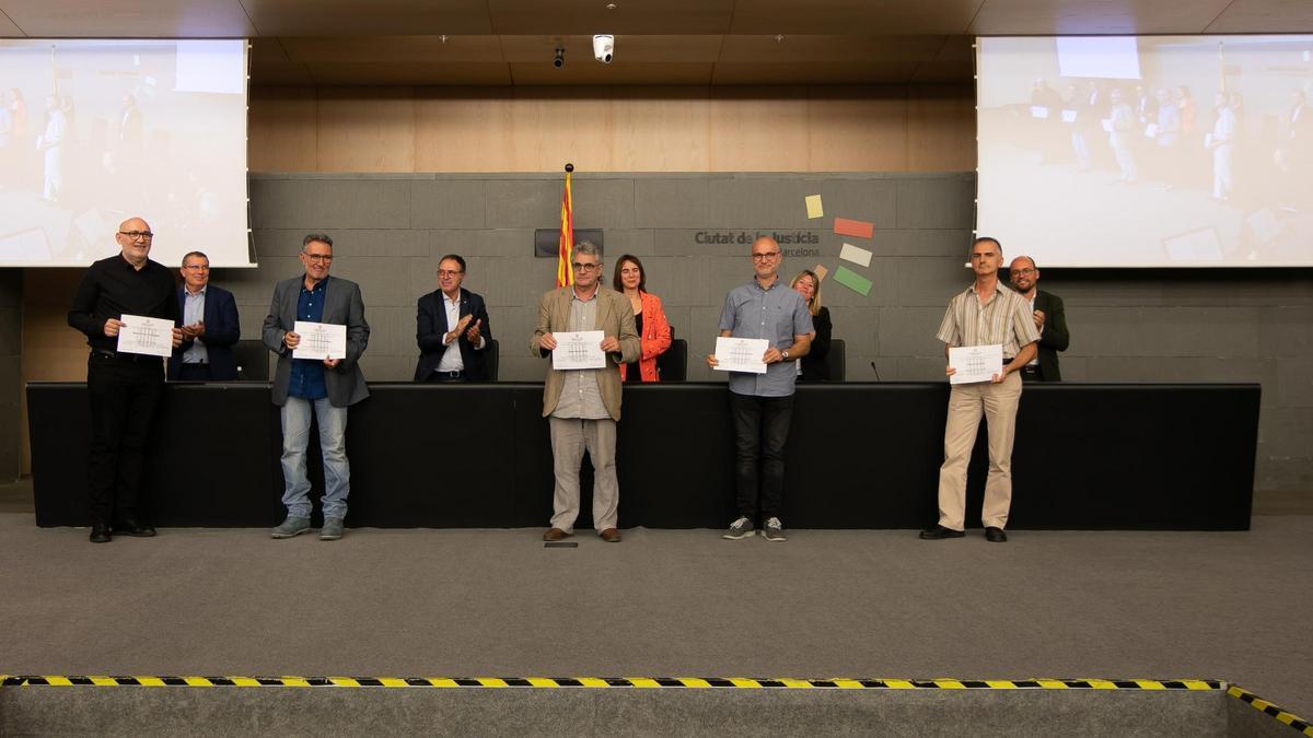 Jordi Curanta, tercer des de l’esquerra, premiat per la seva trajectòria al Centre Educatiu Montilivi.