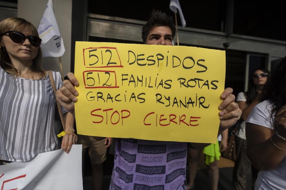 Vaga dels tripulants de cabina de Ryanair a l'aeroport de Girona