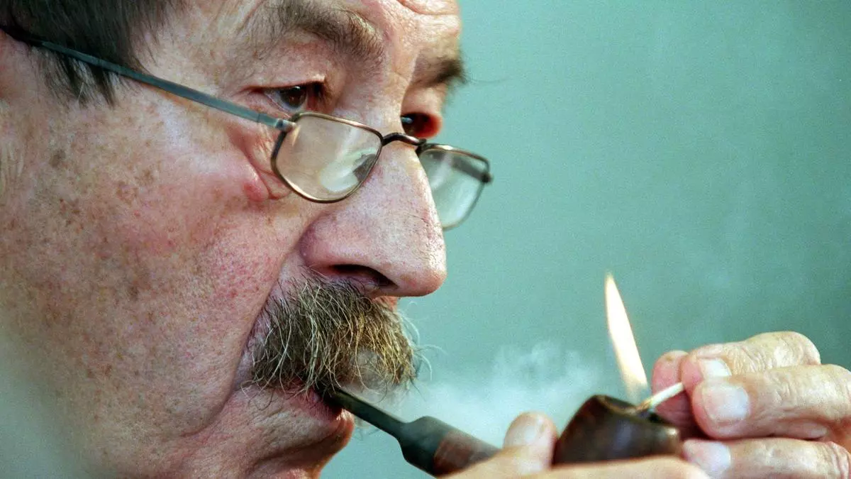 'La estatua', de Günter Grass: un mensaje cifrado