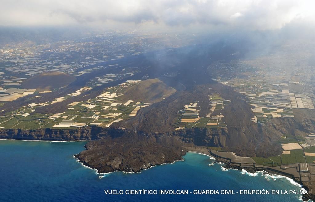 Las espectaculares imágenes aéreas de la fajana y las coladas del volcán de La Palma