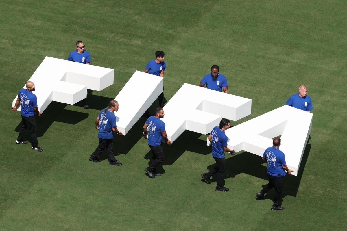 La FIFA hizo visibles sus símbolos en la previa. La FIFA hizo visibles sus símbolos en la previa.