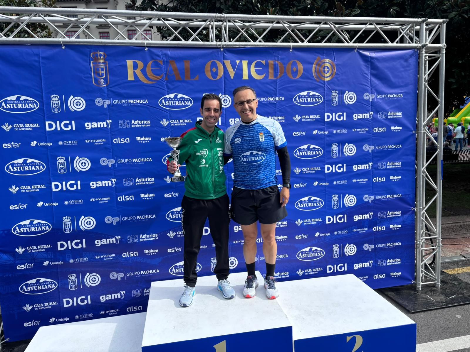 EN IMÁGENES: Así ha sido la carrera por el centenario del Real Oviedo