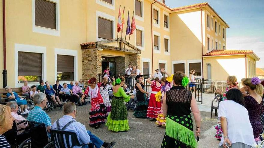 Una de las actividades realizadas en el Centro de Día de Tábara.