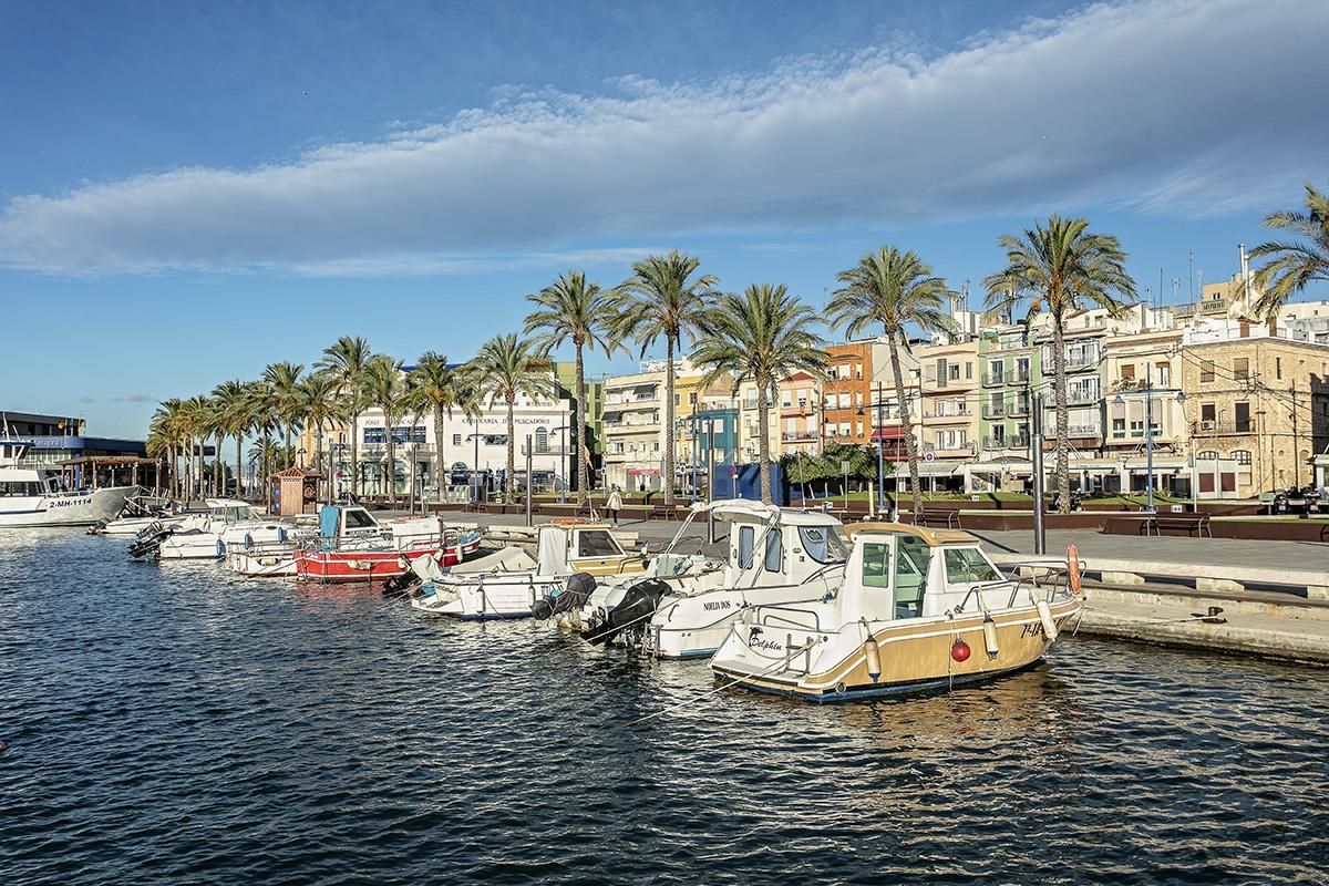 Fachada marítima del Serrallo, en el puerto de Tarragona.