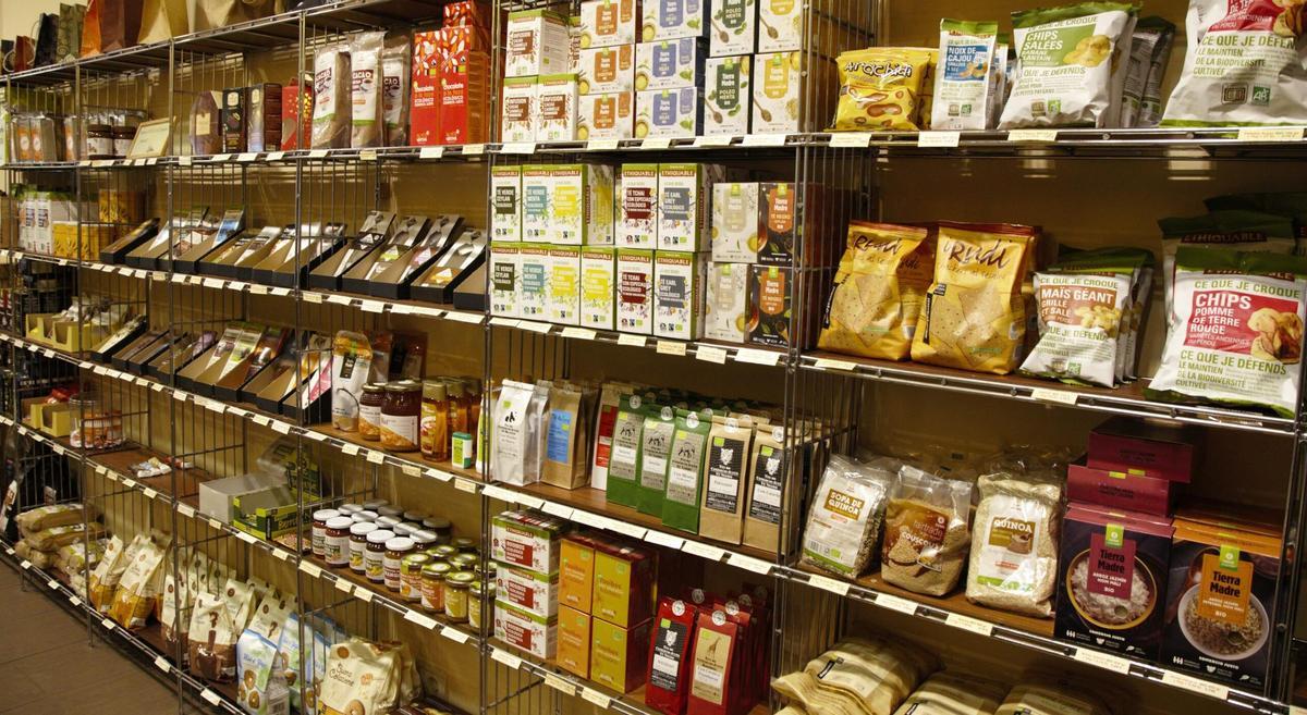 Productos de comercio justo en un supermercado