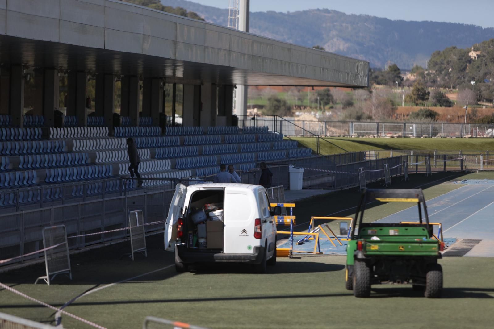 Cuatro jóvenes heridas al caer de unos tres metros en la pista de atletismo de Magaluf