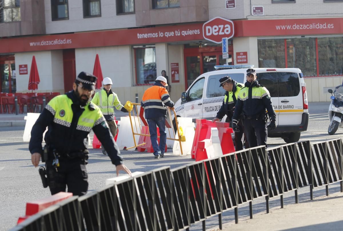 El acceso desde Ollerías a Ronda del Marrubial, cortado a la circulación por obras