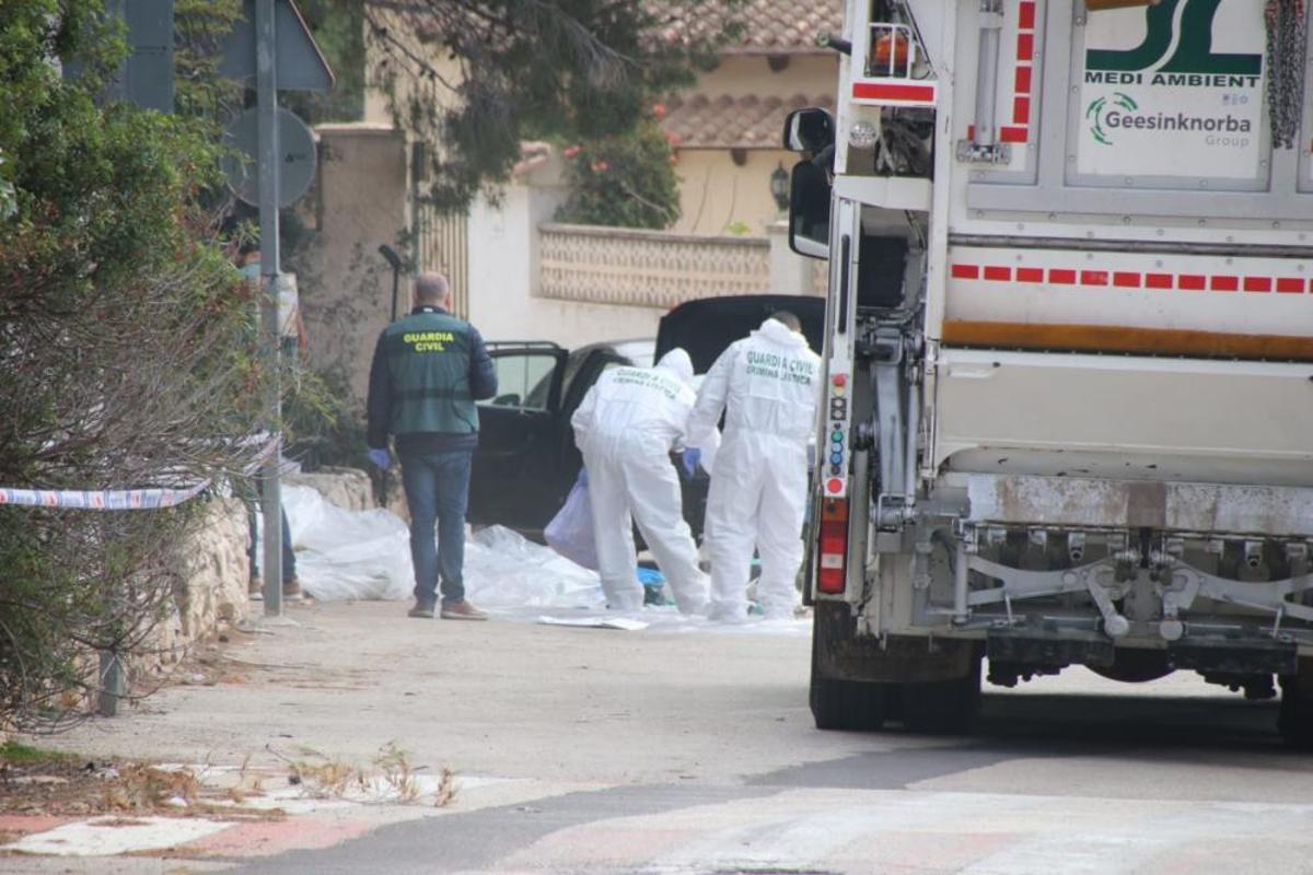 Investigan la muerte de una mujer hallada en un contenedor en Moraira
