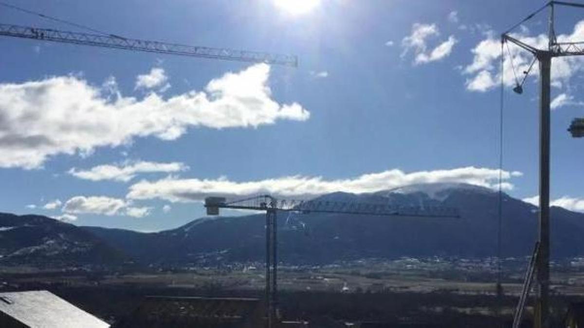 Una promoció de cases en construcció a Cerdanya