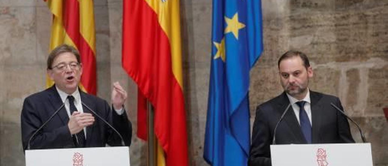 El presidente Ximo Puig con el ministro José Luis Ábalos, el martes en el Palau de la Generalitat.