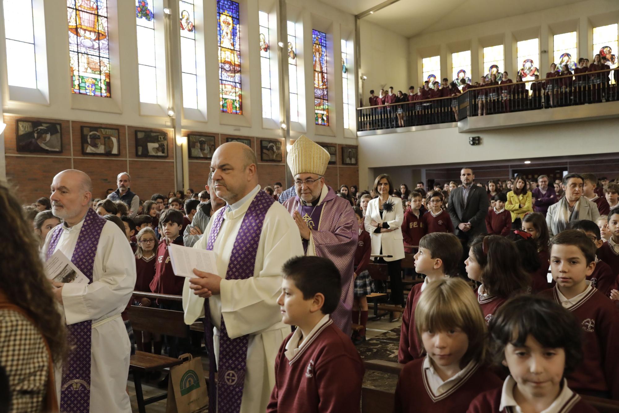 Misa por el centenario del colegio de las Dominicas