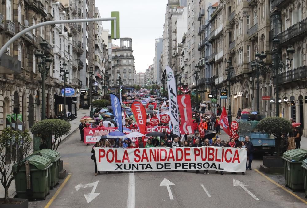 Miles de manifestantes piden una sanidad pública de calidad // Alba Villar