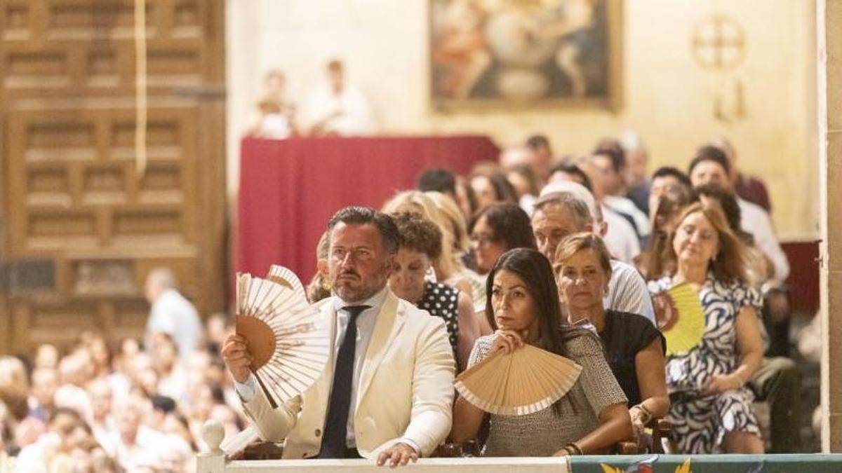 Despliegue institucional y político en Elche en el último Ensayo General del Misteri