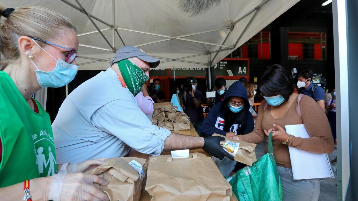 José Andrés en Valencia con su cocina solidaria.