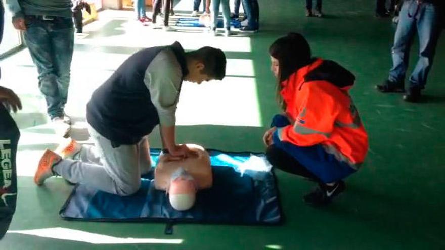 Alumnos de Portas aprenden primeros auxilios