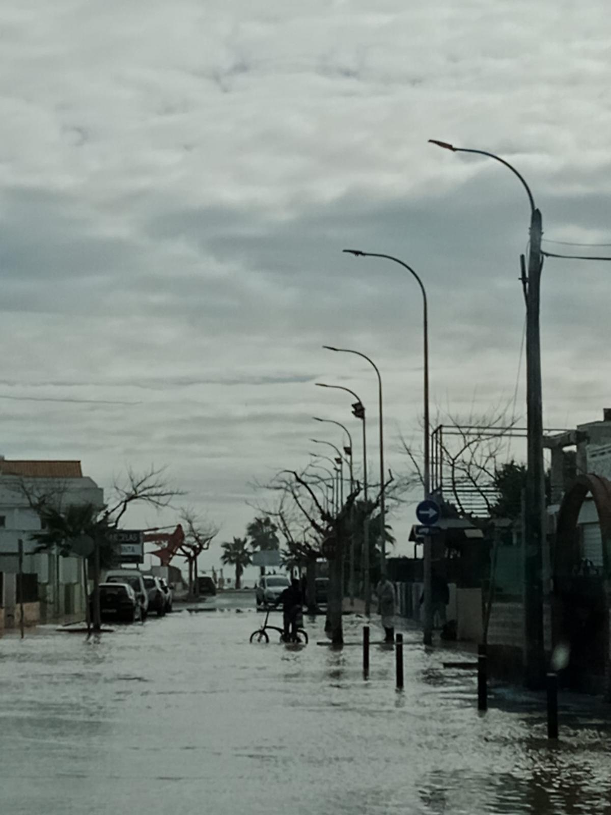 Moncofa denuncia la dejadez de Costas ante los daños reiterados en la playa