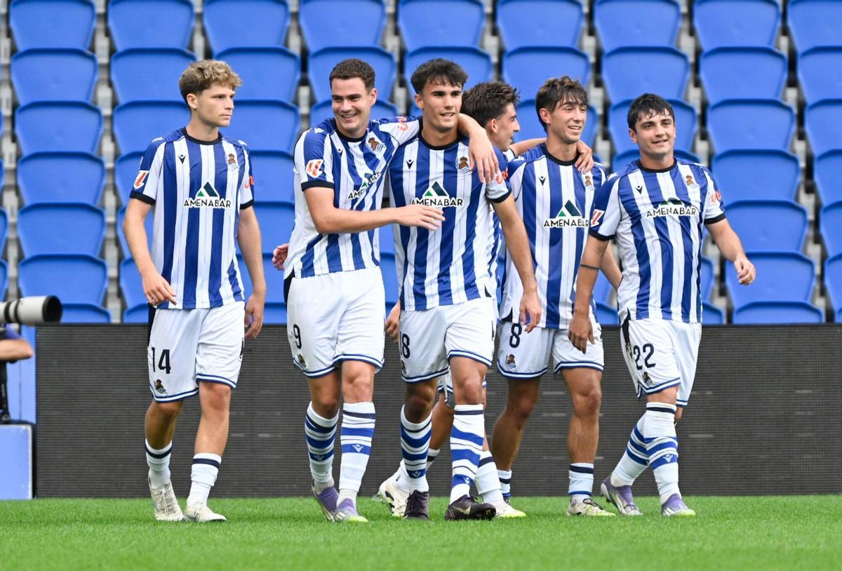 La Real Sociedad B celebra el tanto anotado ante el Córdoba CF en el partido de ida