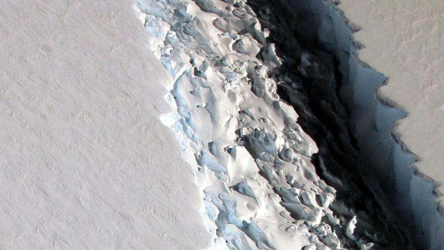 Se desprende  el iceberg más grande de la historia  en la Antártida