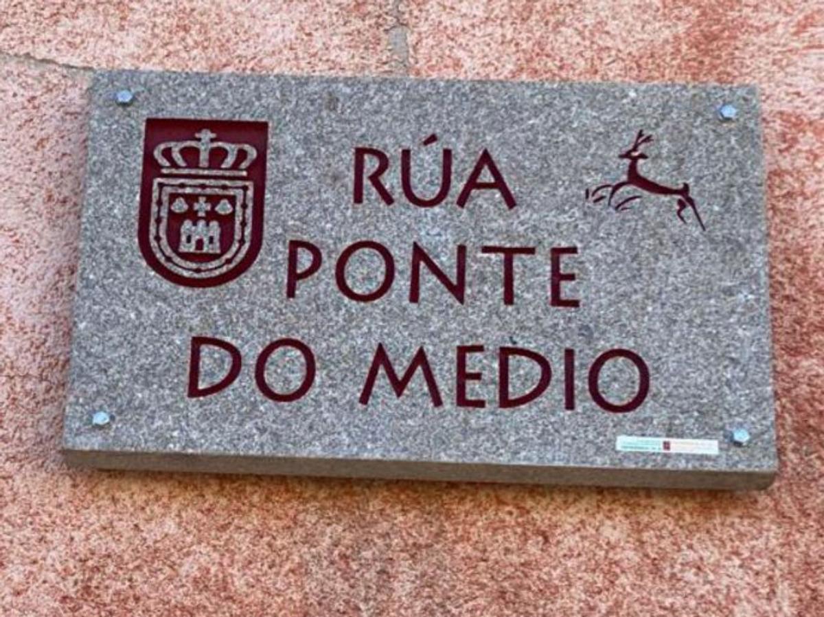 Castrelo do Val dota de placas con nombre a casi todas las calles del municipio