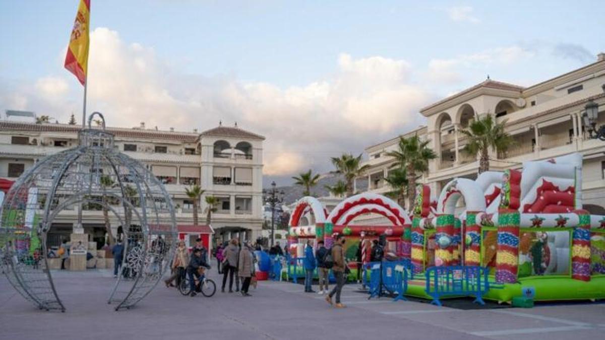 Imagen del poblado de Papá Noel en la plaza de España de Nerja.